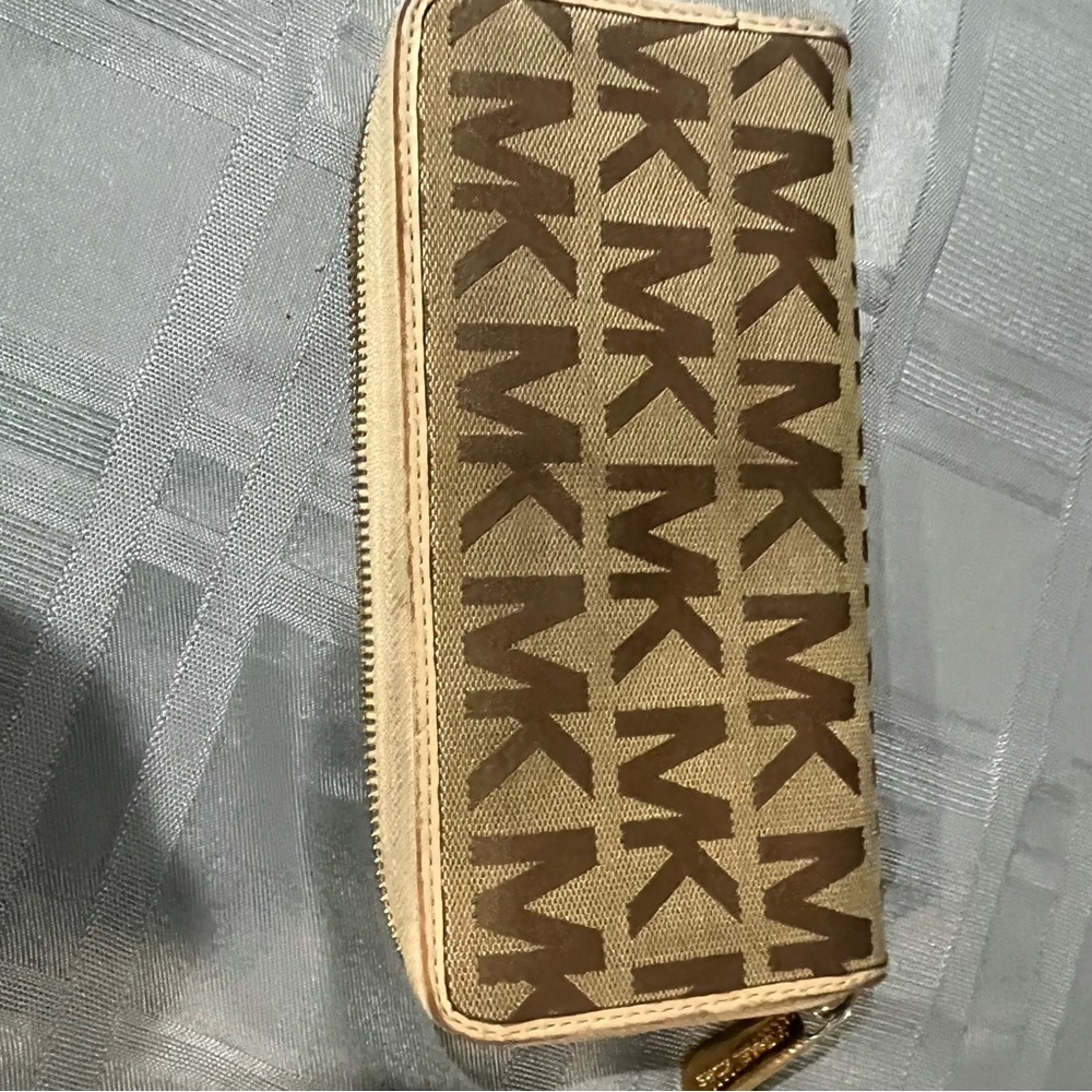 Vintage Michael Kors Monogram Brown Clutch - Picture 13 of 15
